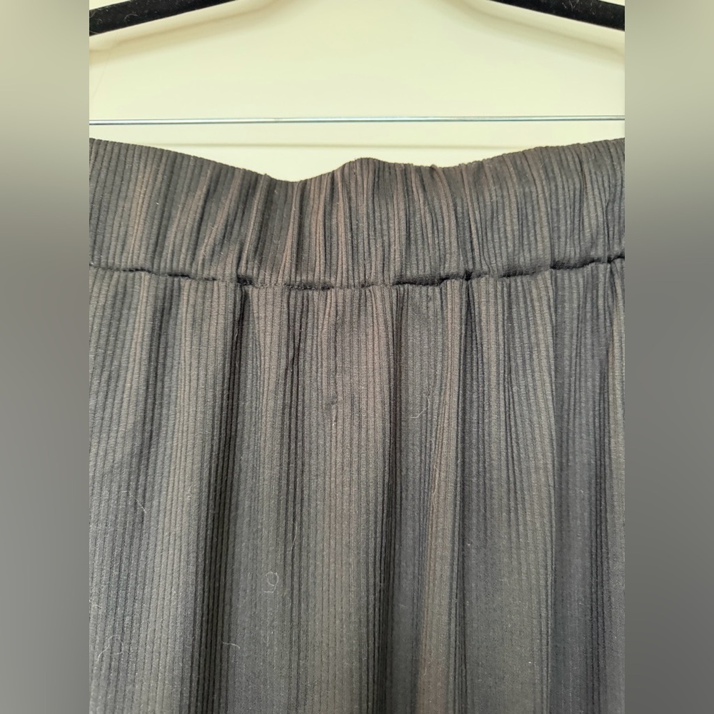Black Ribbed Skirt - Picture 3 of 6